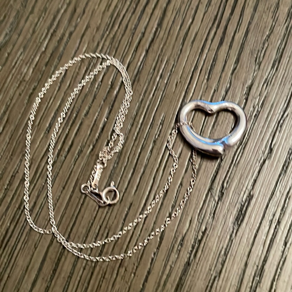 Tiffany Elsa Peretti Floating Heart necklace